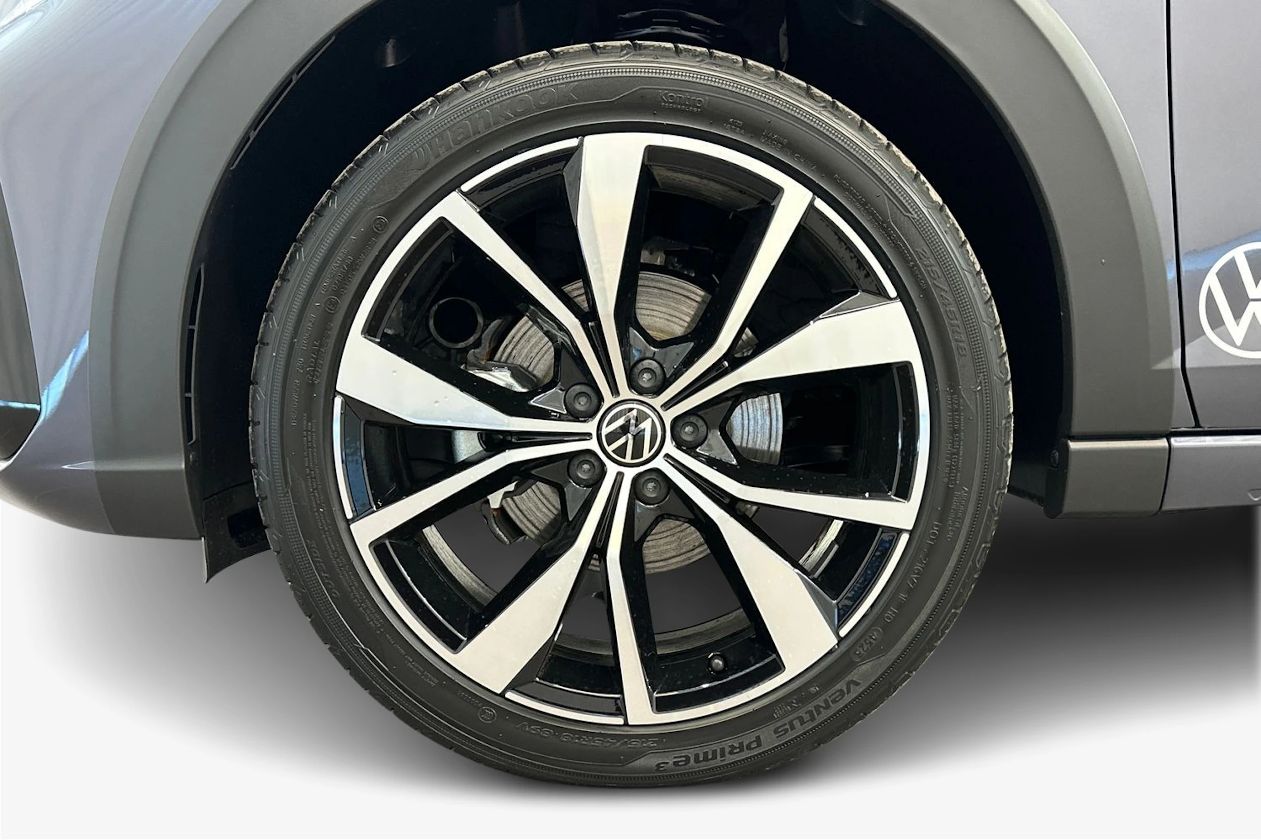 harmaa Volkswagen Taigo 2026 kuva 9.