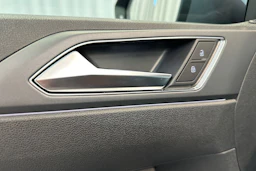 harmaa Volkswagen Taigo 2026 kuva 13.