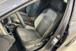 harmaa Volkswagen Taigo 2026 kuva 15.