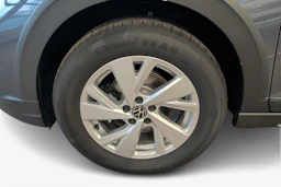 harmaa Volkswagen Taigo 2026 kuva 9.