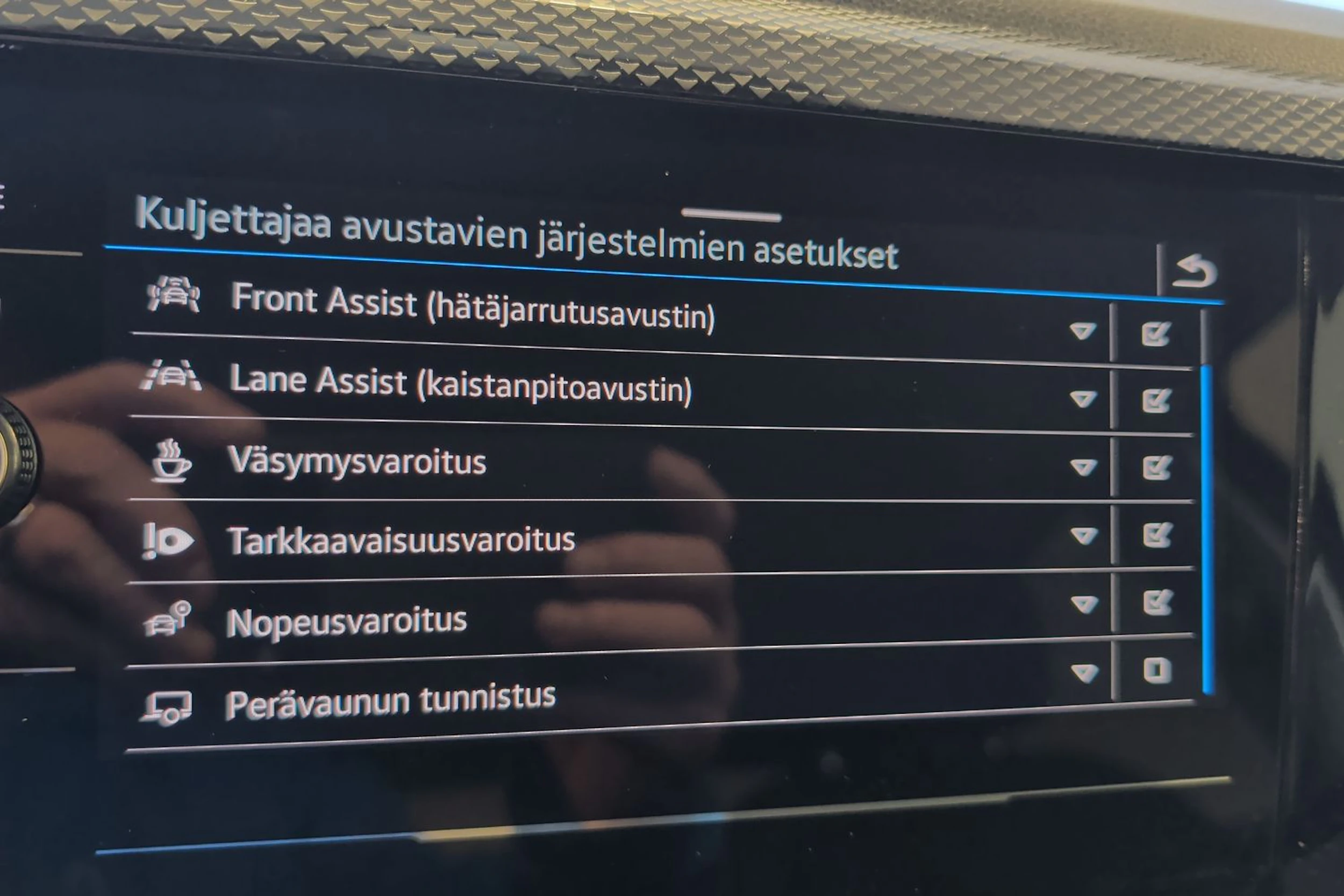 harmaa Volkswagen Taigo 2026 kuva 14.