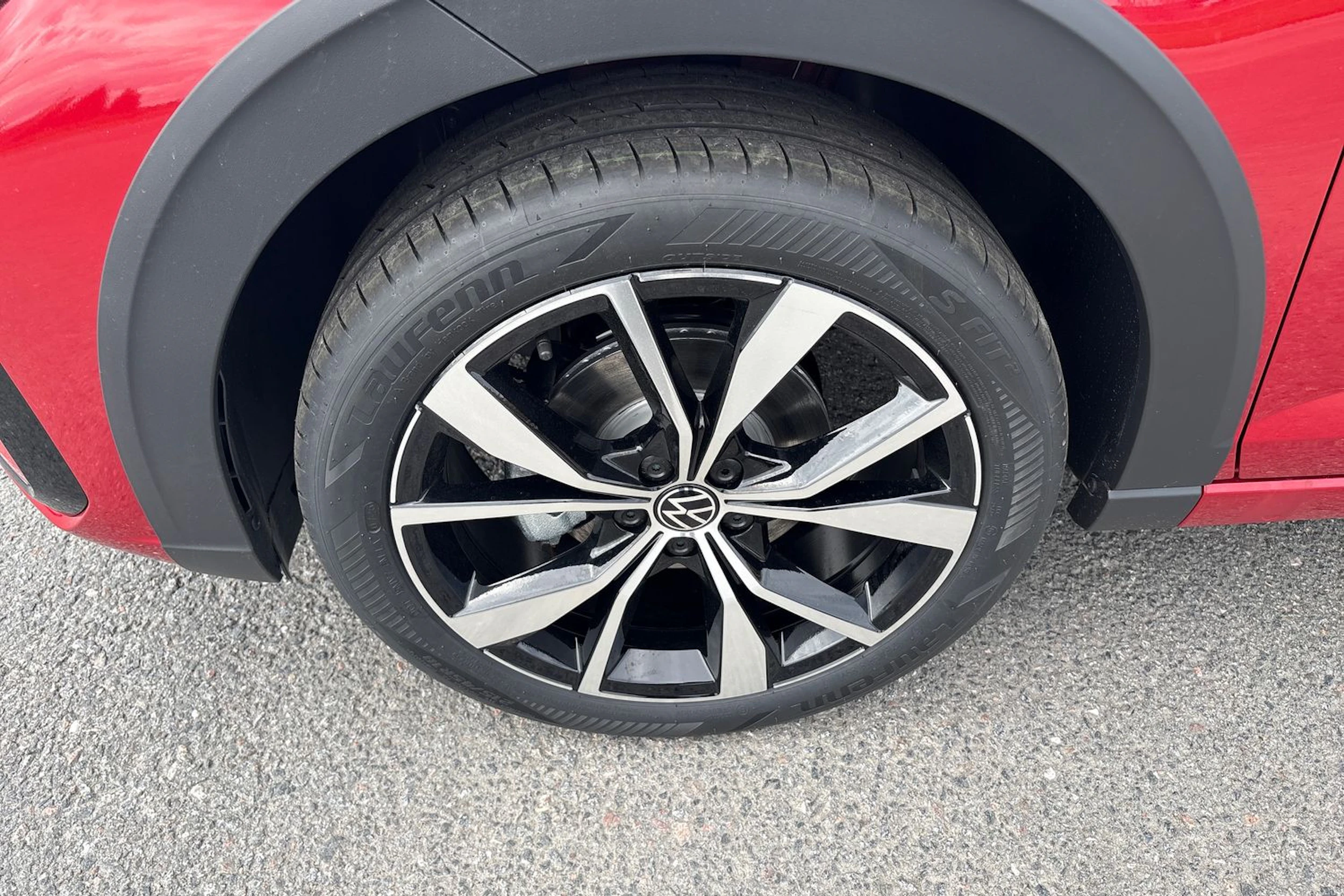 punainen Volkswagen Taigo 2026 kuva 10.