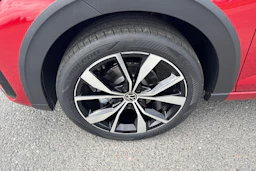 punainen Volkswagen Taigo 2026 kuva 10.
