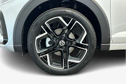 met. harmaa Volkswagen Taigo 2026 kuva 9.
