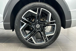 met. harmaa Volkswagen Taigo 2026 kuva 10.
