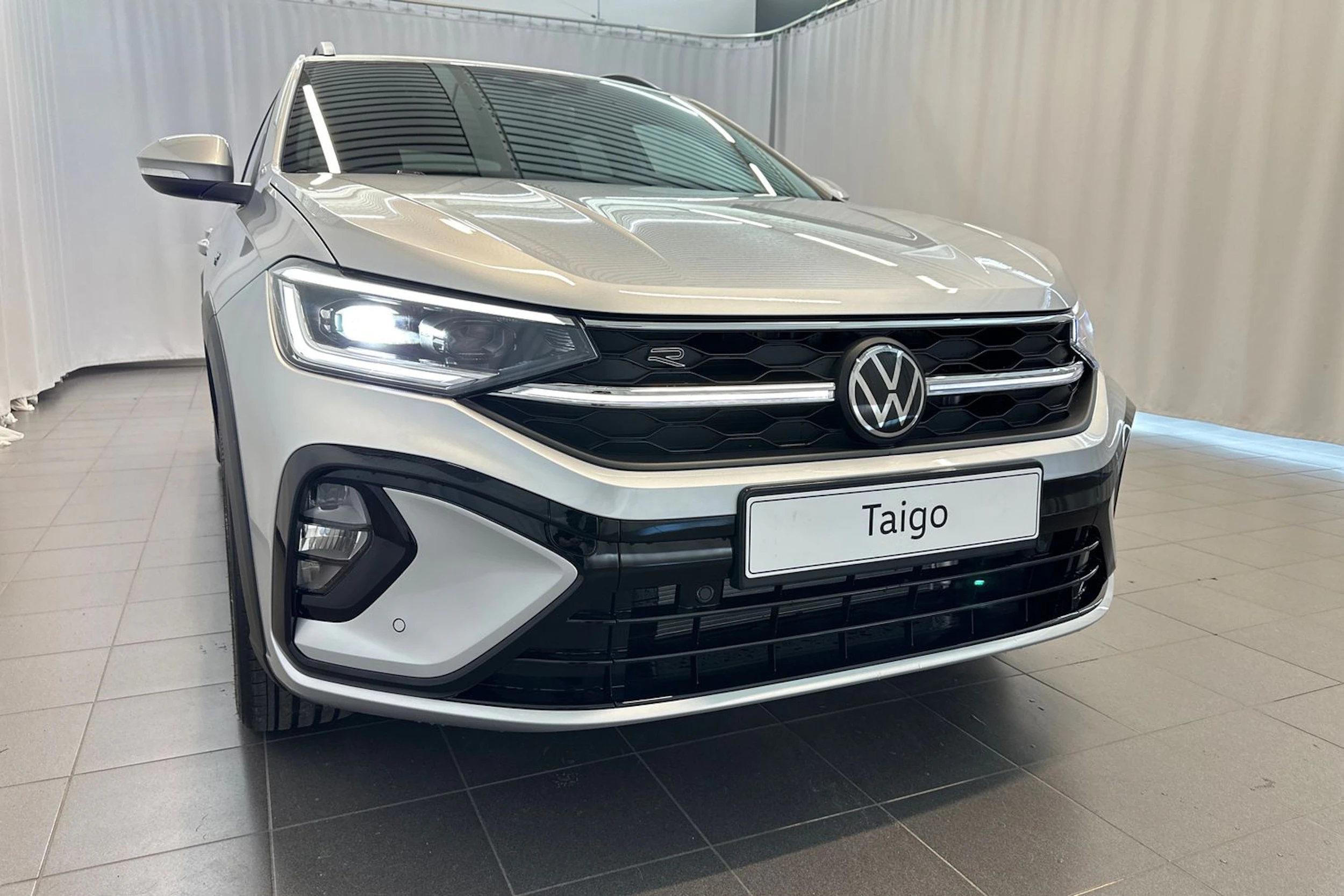 met. harmaa Volkswagen Taigo 2026 kuva 33.