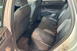 harmaa Volkswagen Taigo 2026 kuva 8.