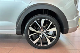 harmaa Volkswagen Taigo 2026 kuva 10.