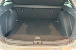 harmaa Volkswagen Taigo 2026 kuva 13.
