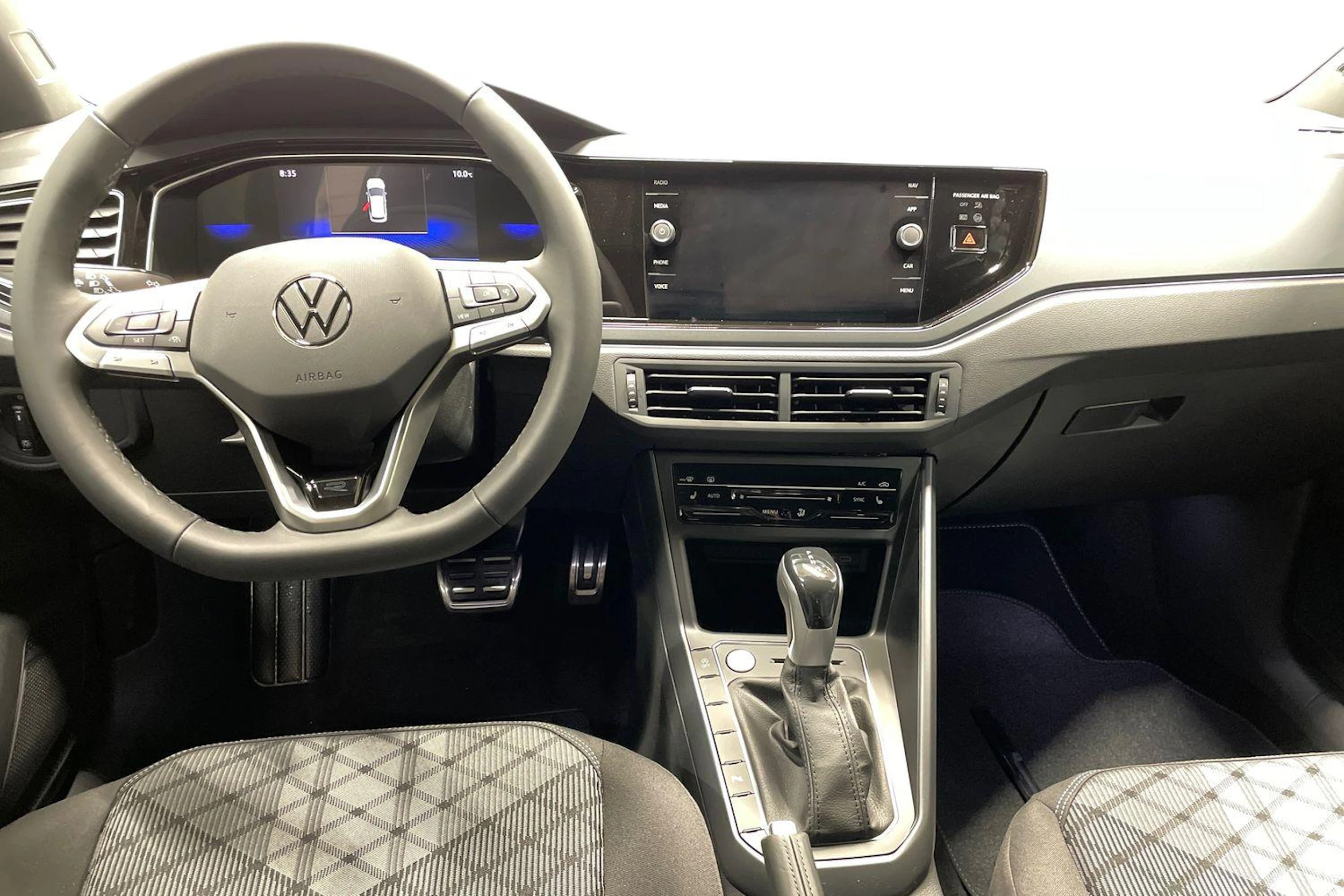 harmaa Volkswagen Taigo 2026 kuva 7.