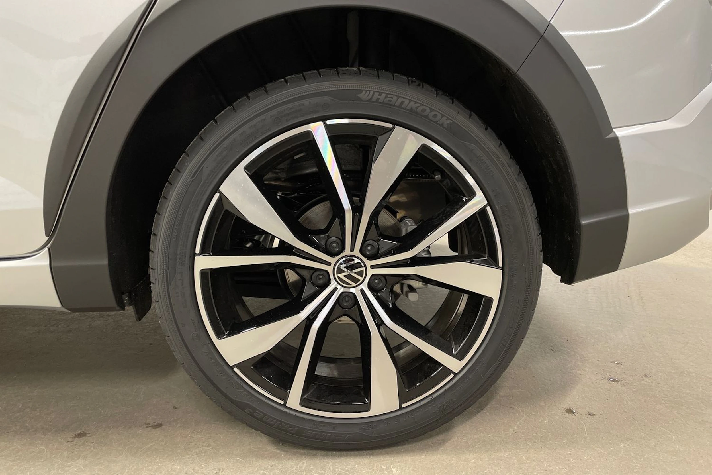 harmaa Volkswagen Taigo 2026 kuva 10.