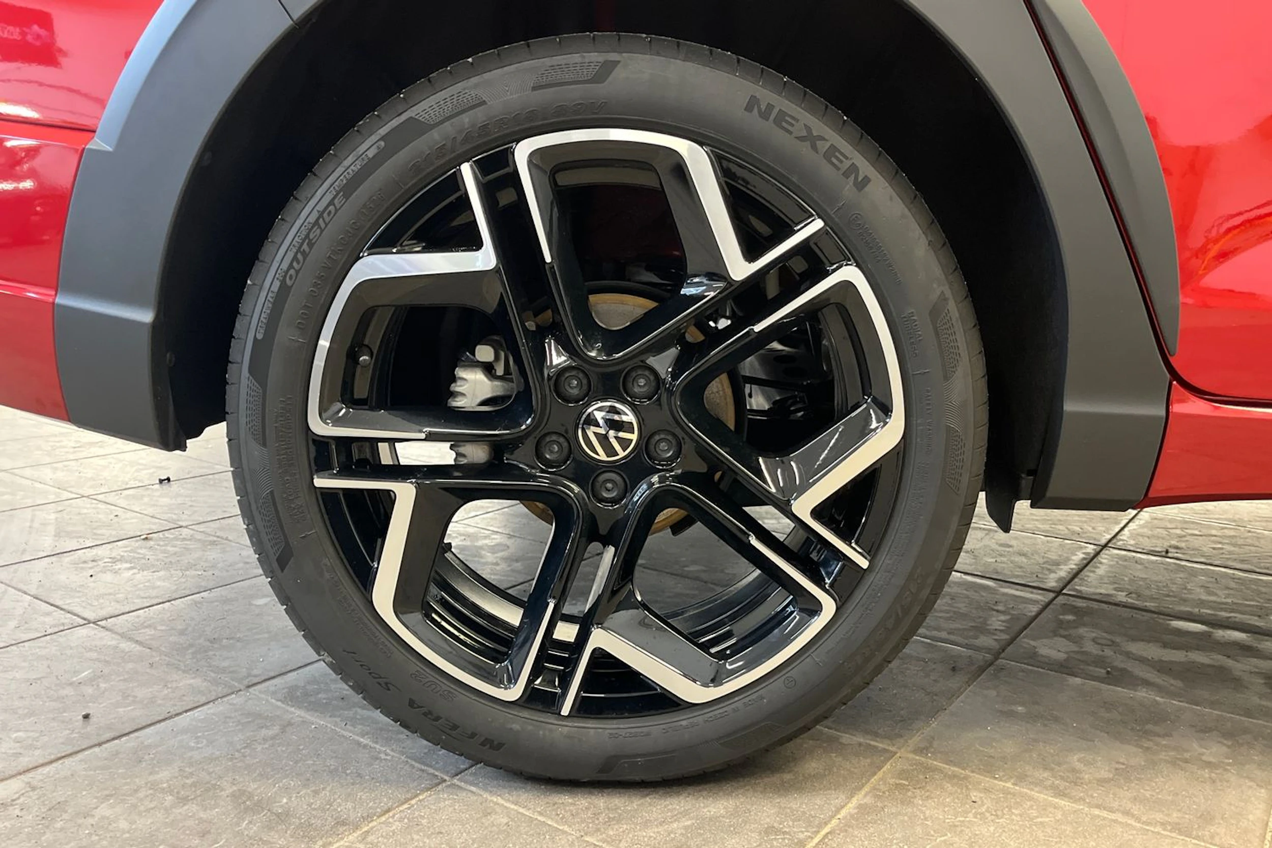 punainen Volkswagen Taigo 2027 kuva 10.