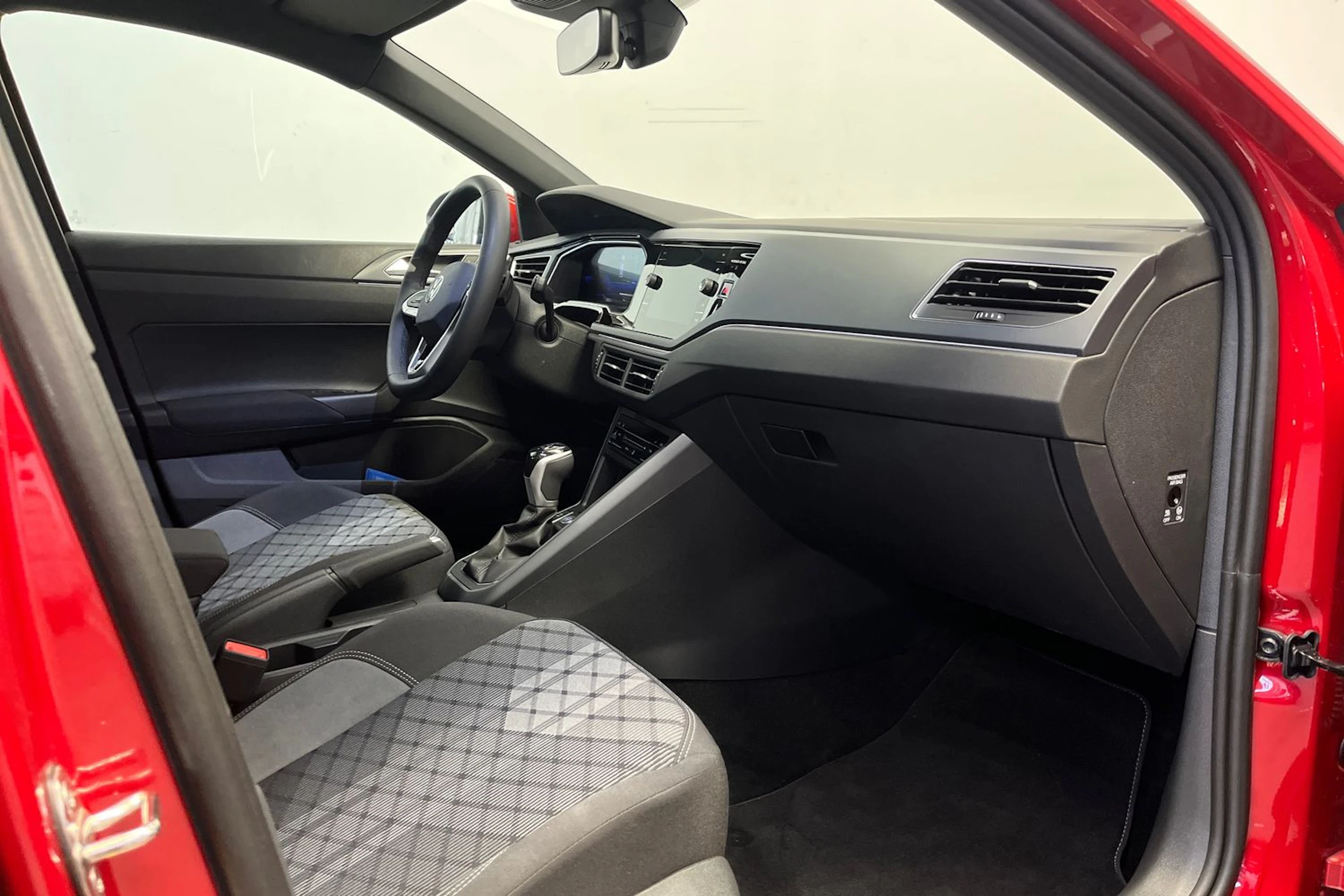 punainen Volkswagen Taigo 2027 kuva 11.