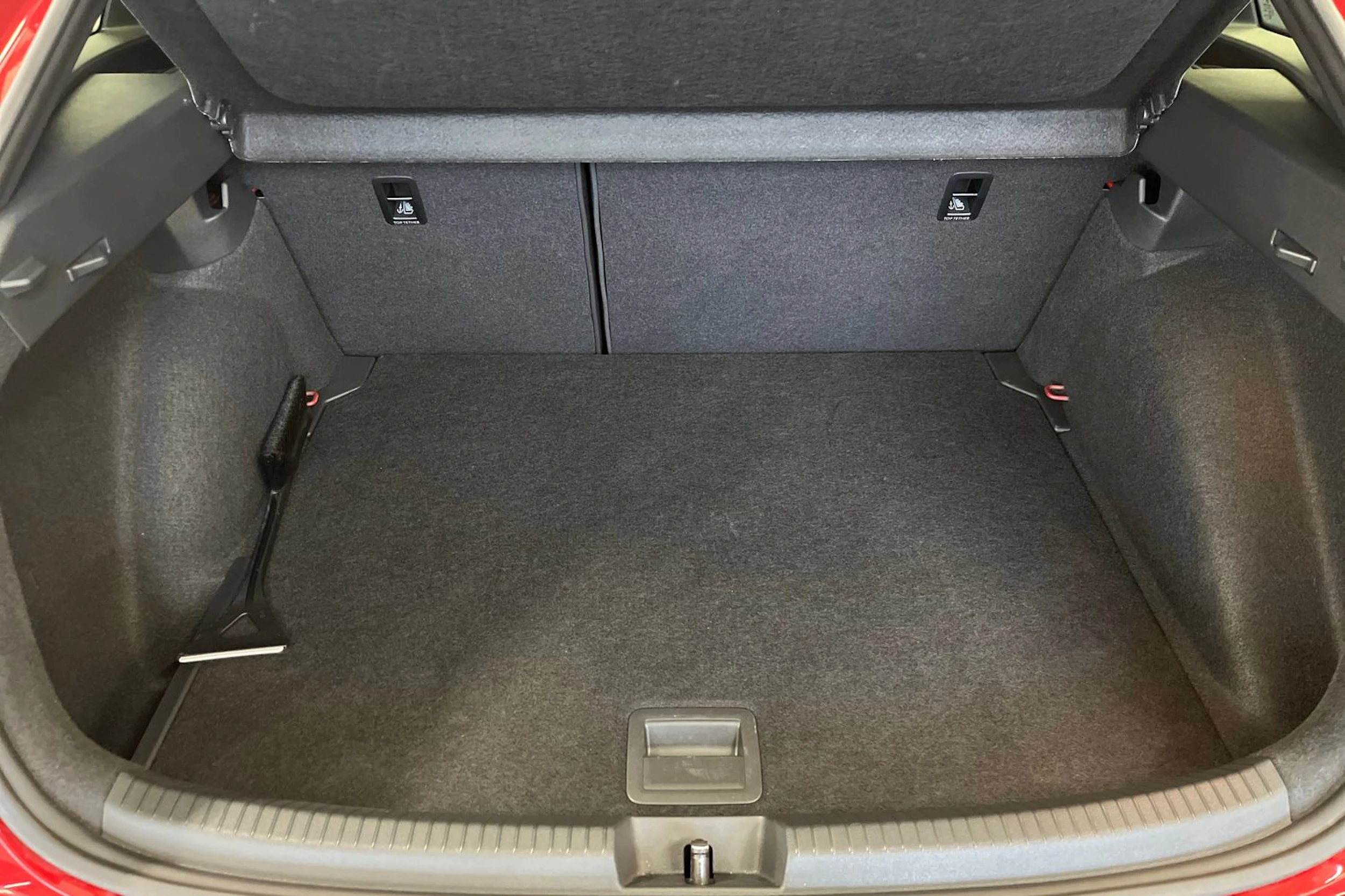 punainen Volkswagen Taigo 2027 kuva 12.