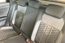 musta Volkswagen Taigo 2027 kuva 8.