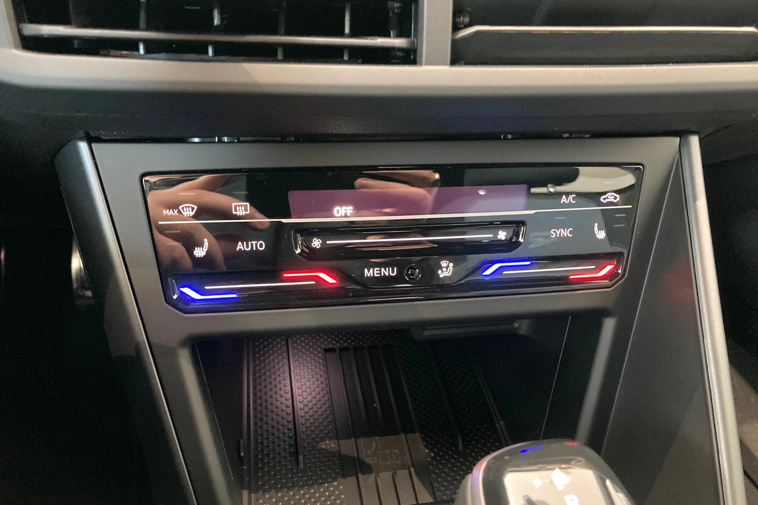 musta Volkswagen Taigo 2027 kuva 17.