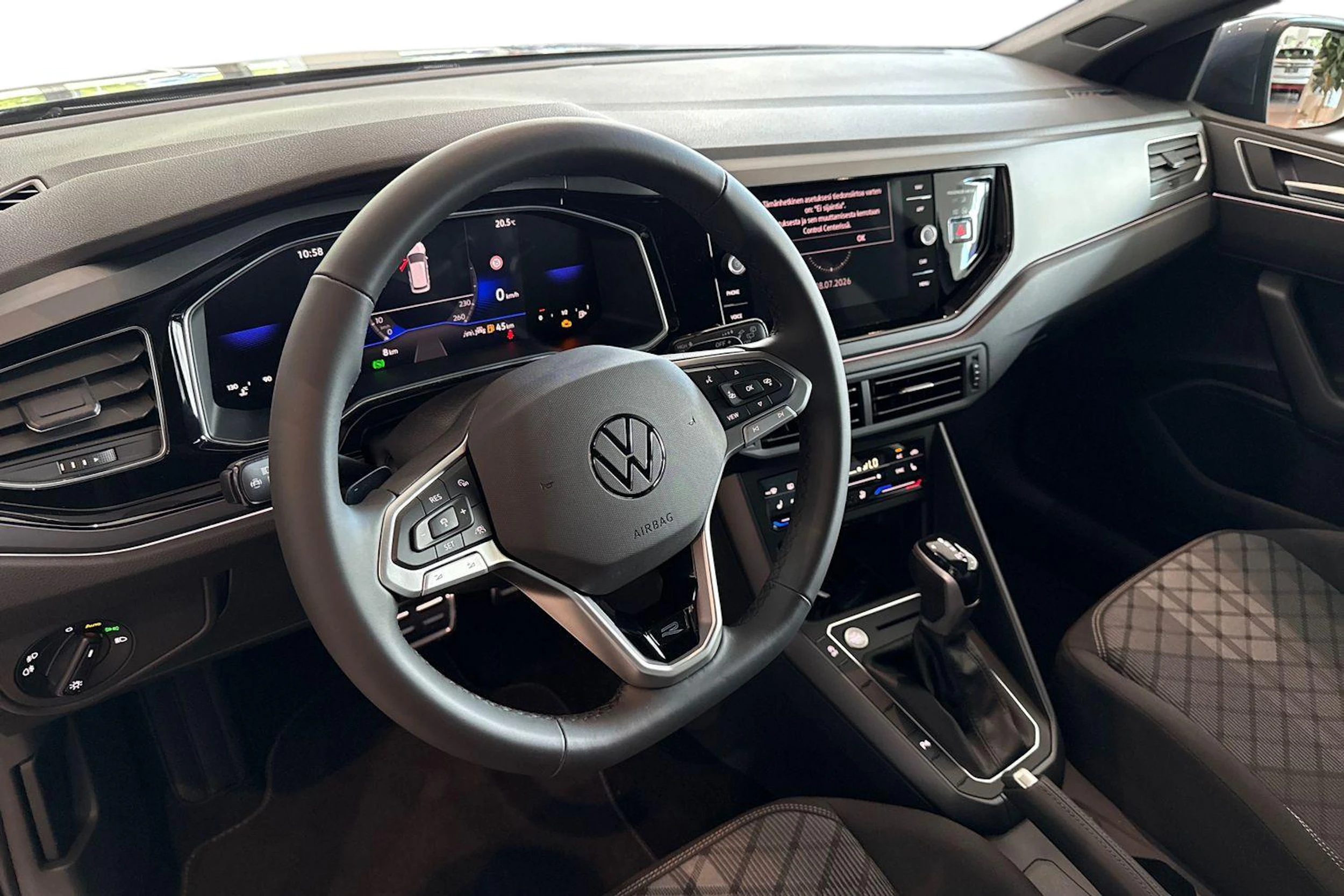harmaa Volkswagen Taigo 2027 kuva 6.