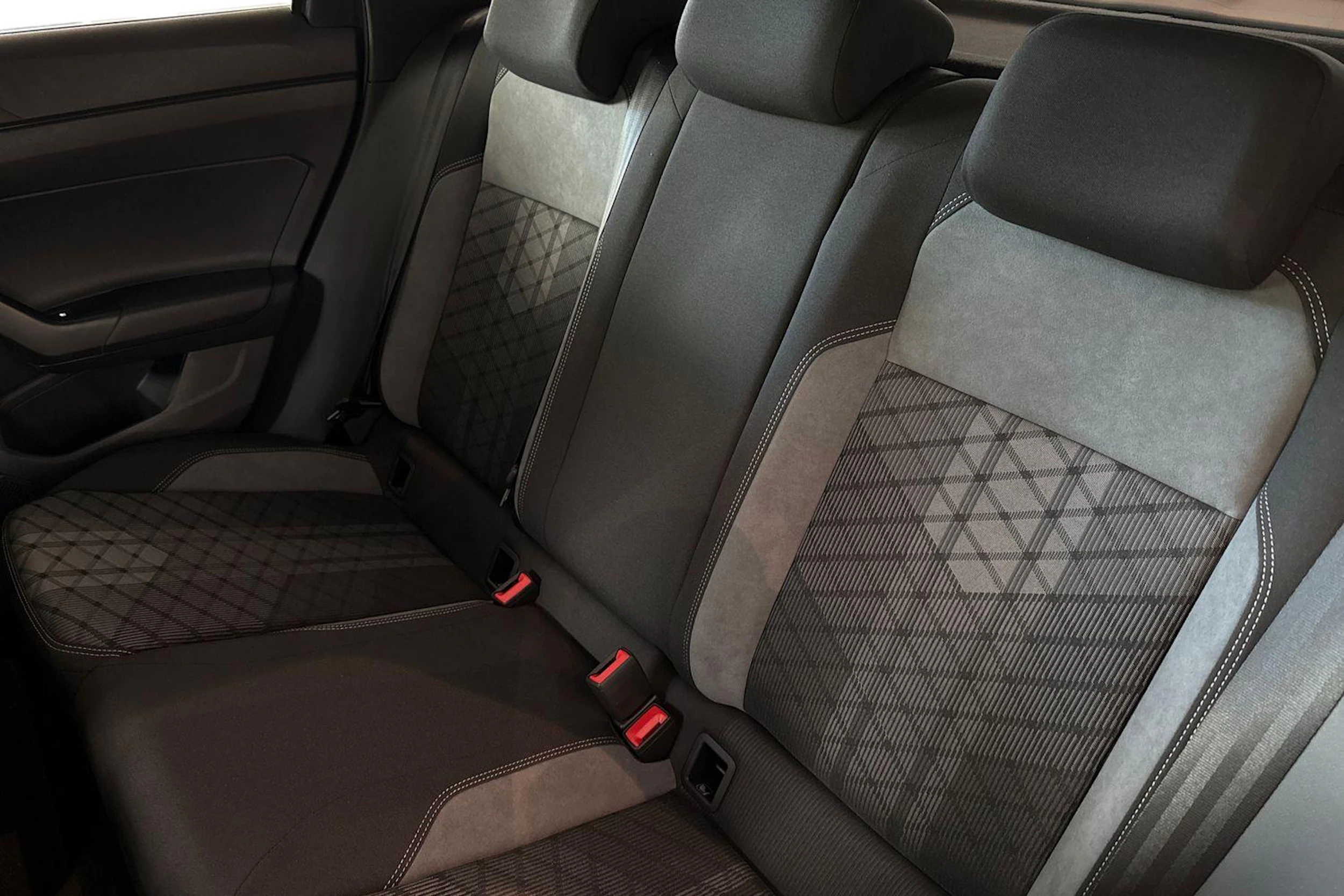 harmaa Volkswagen Taigo 2027 kuva 8.