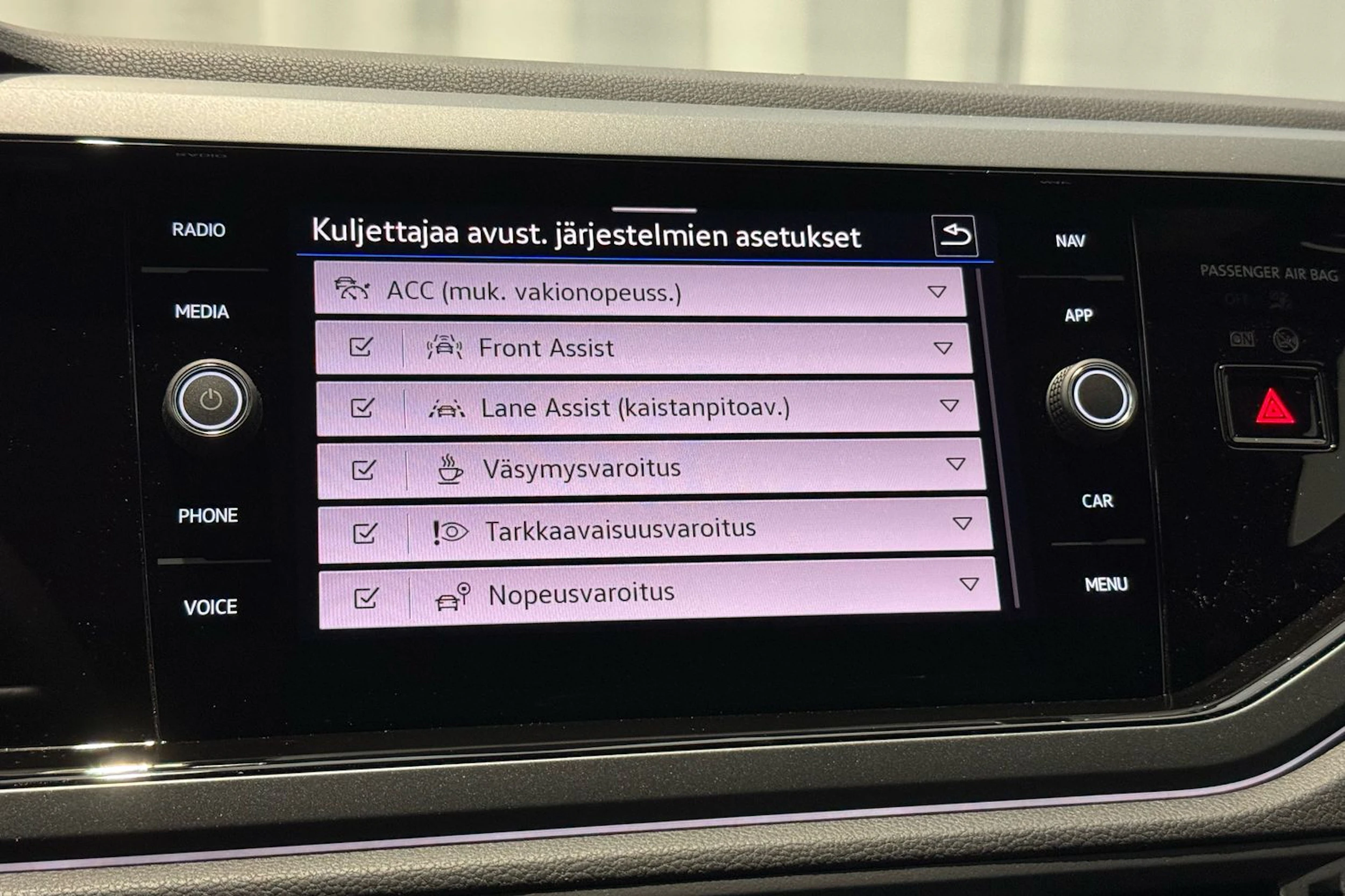 met. musta Volkswagen Taigo 2027 kuva 20.