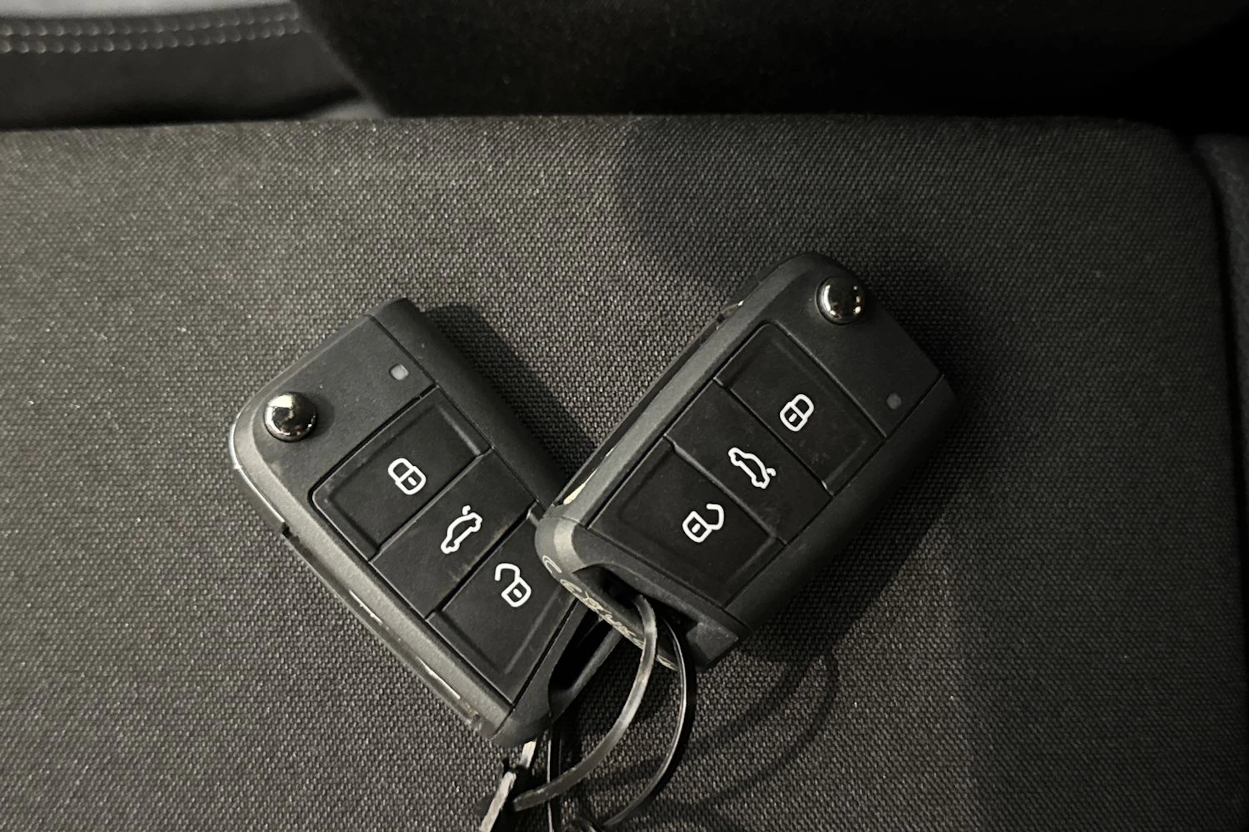 met. musta Volkswagen Taigo 2027 kuva 23.