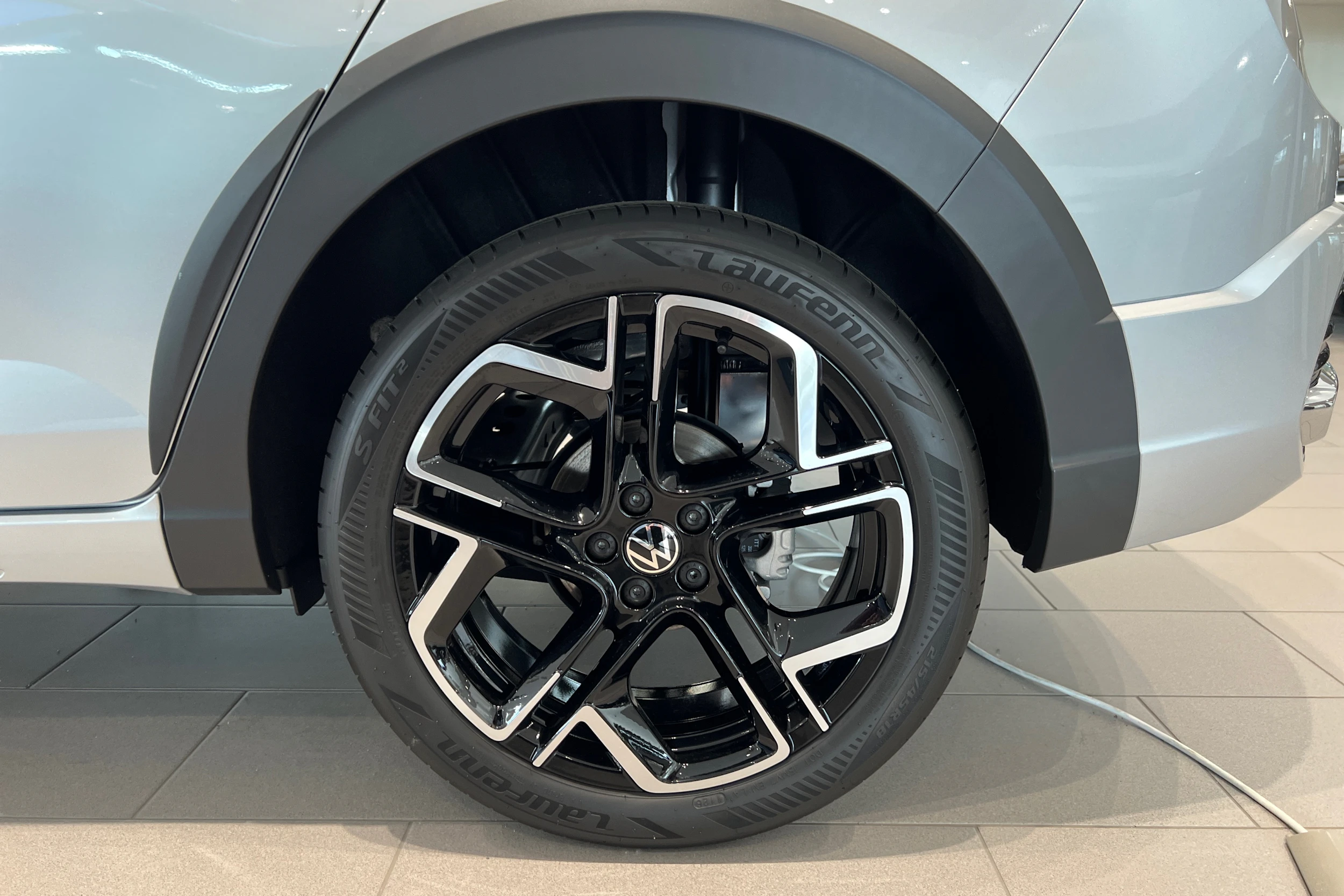 met. harmaa Volkswagen Taigo 2027 kuva 10.