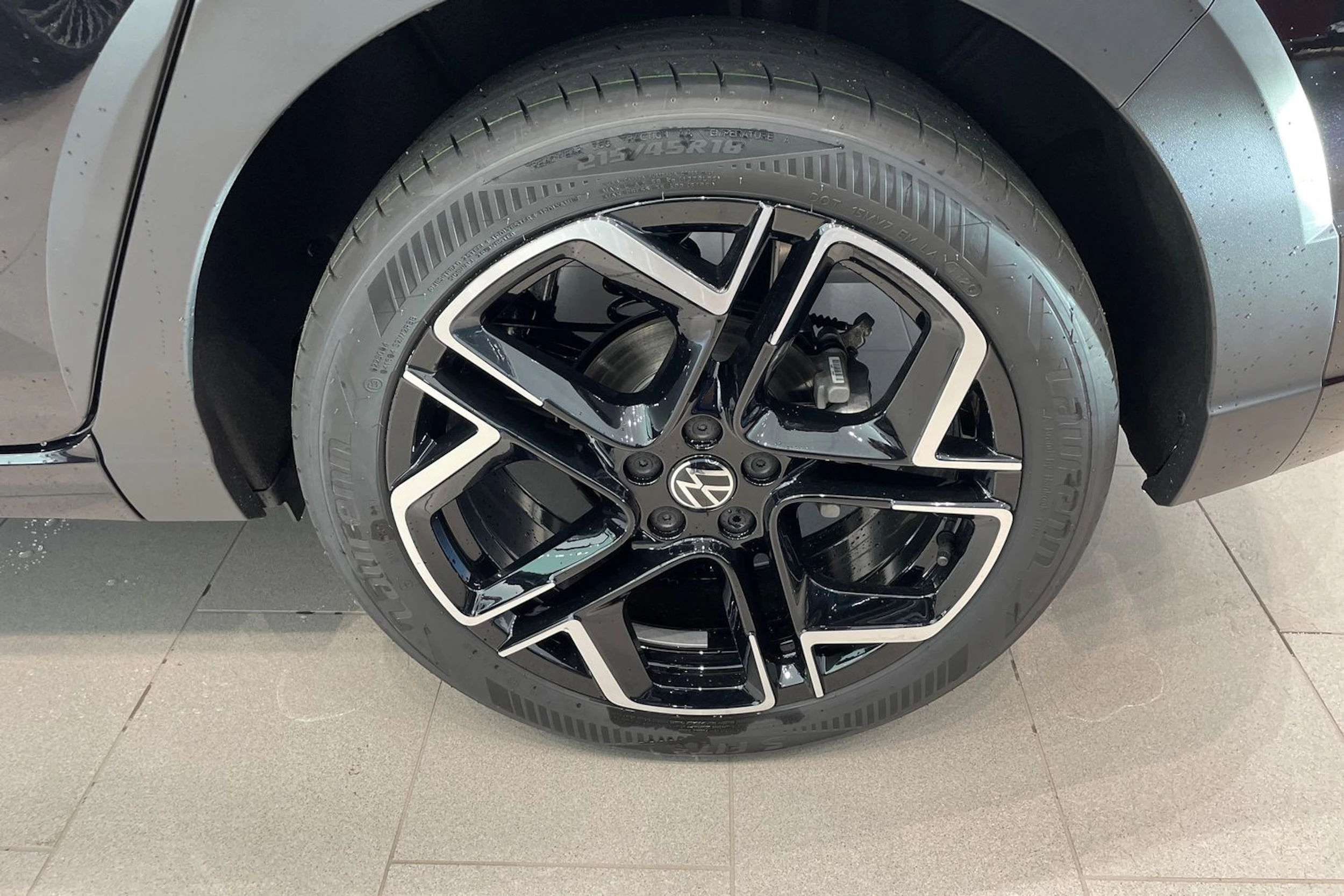 musta Volkswagen Taigo 2026 kuva 11.