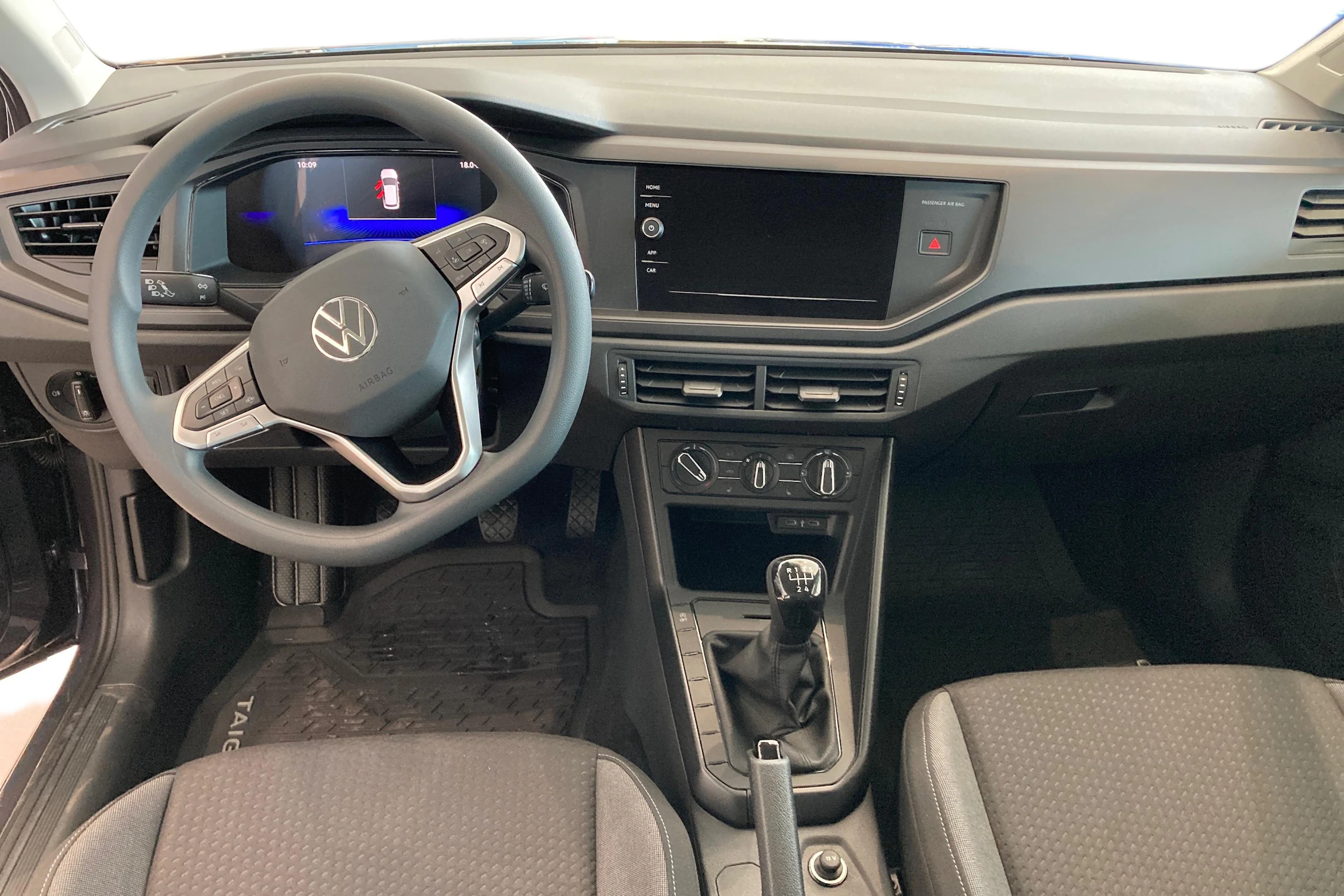 harmaa Volkswagen Taigo 2027 kuva 7.