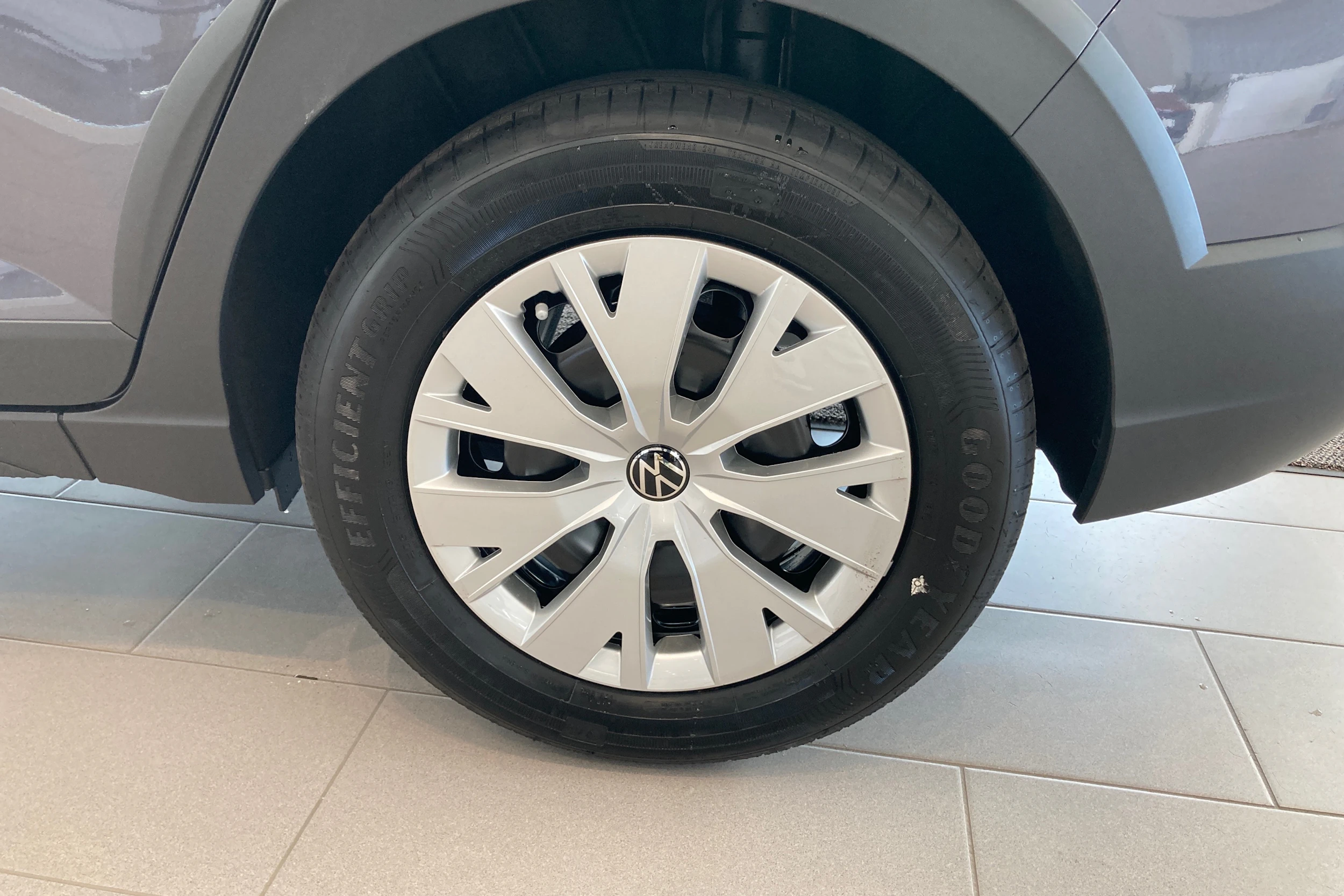 harmaa Volkswagen Taigo 2027 kuva 10.