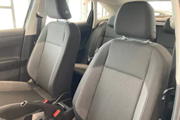 harmaa Volkswagen Taigo 2027 kuva 11.