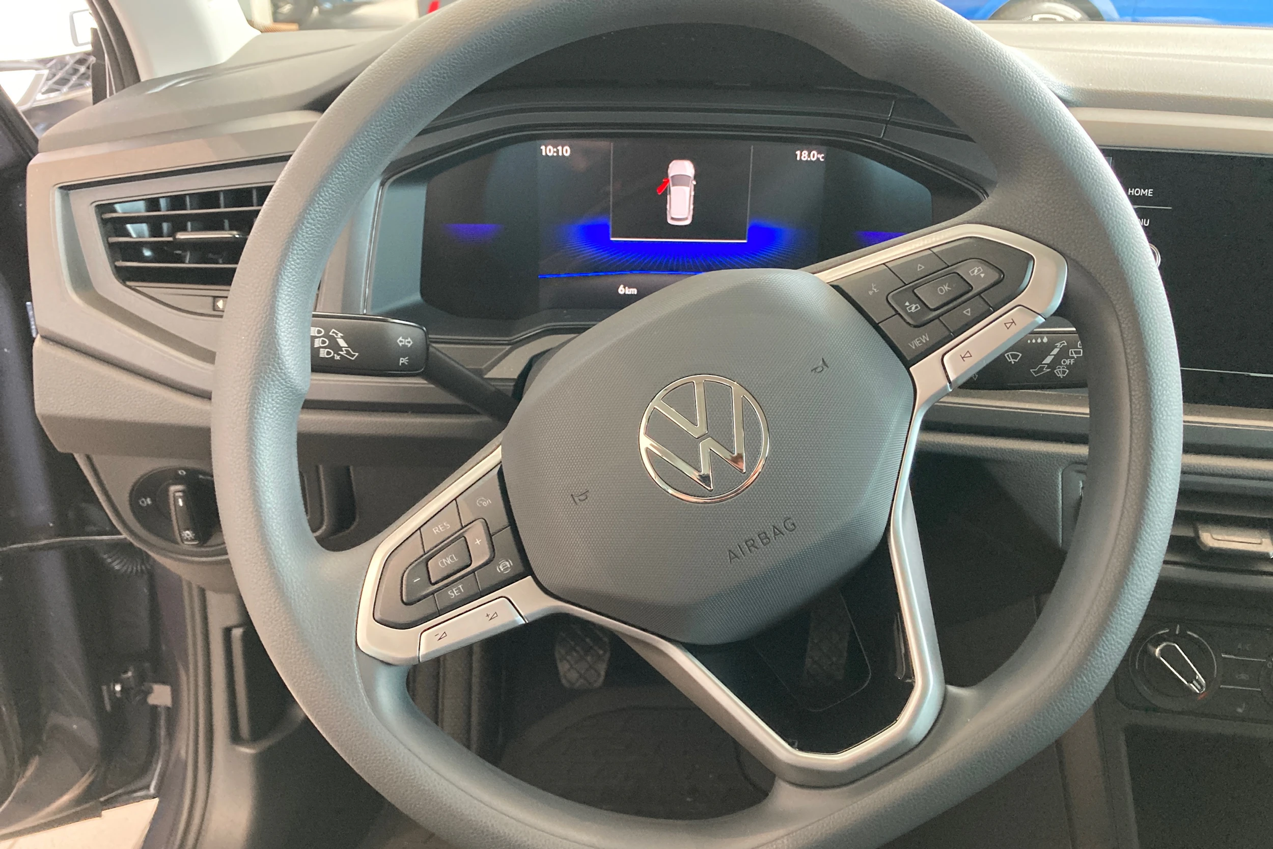 harmaa Volkswagen Taigo 2027 kuva 13.