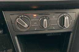 harmaa Volkswagen Taigo 2027 kuva 18.