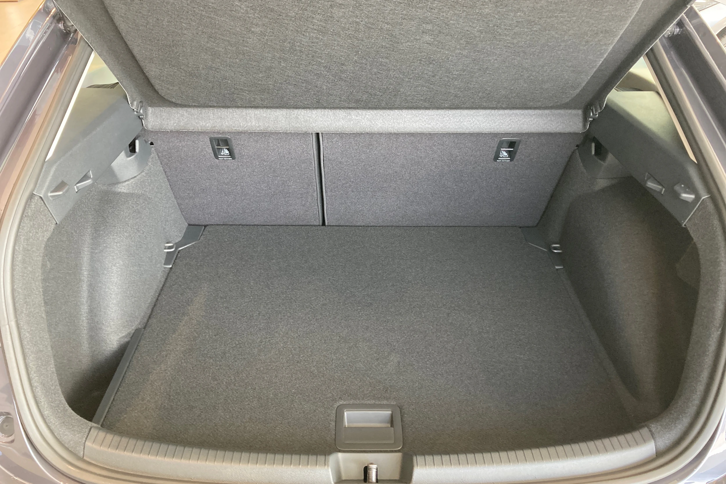 harmaa Volkswagen Taigo 2027 kuva 19.
