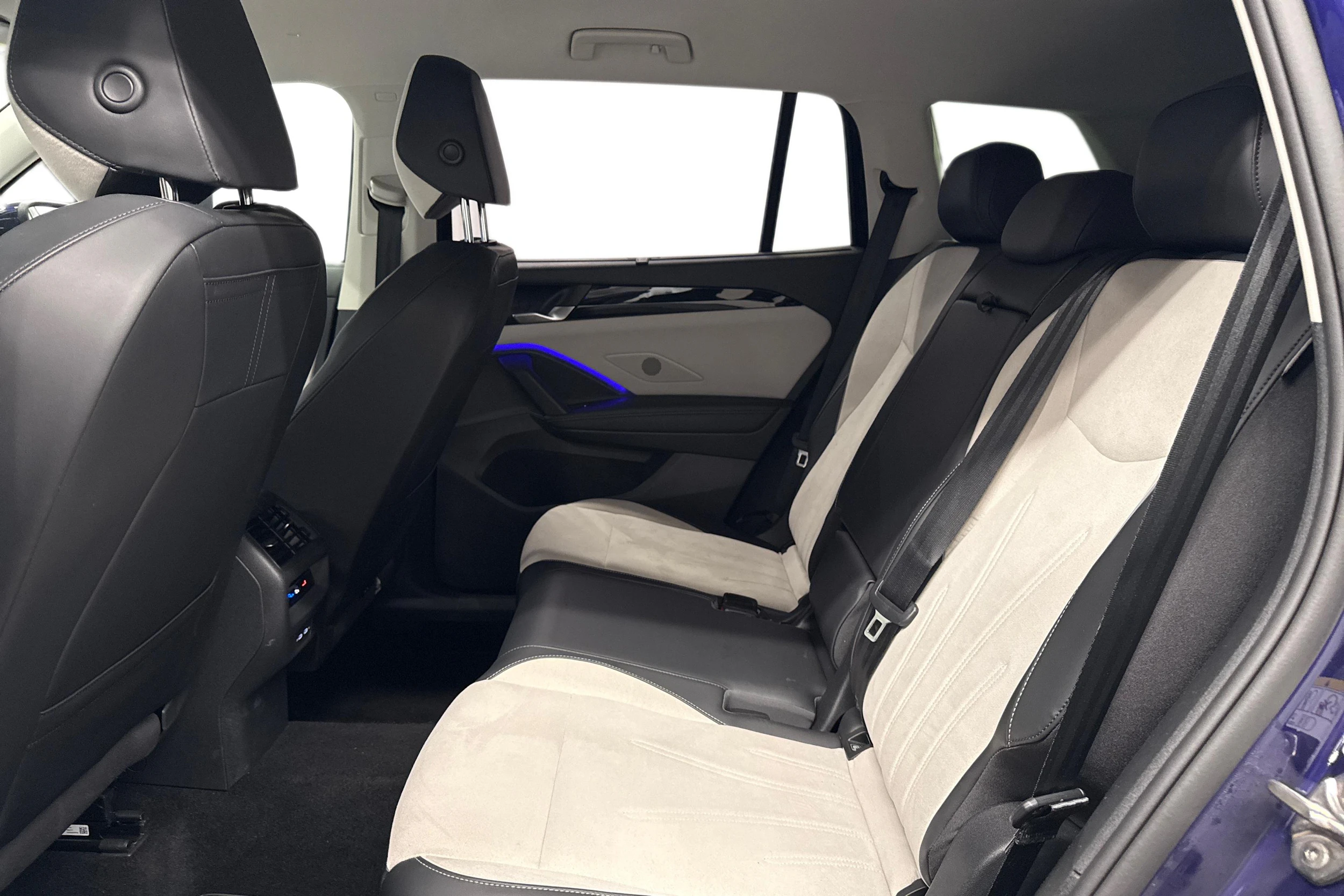 violetti Volkswagen Tayron 2025 kuva 8.