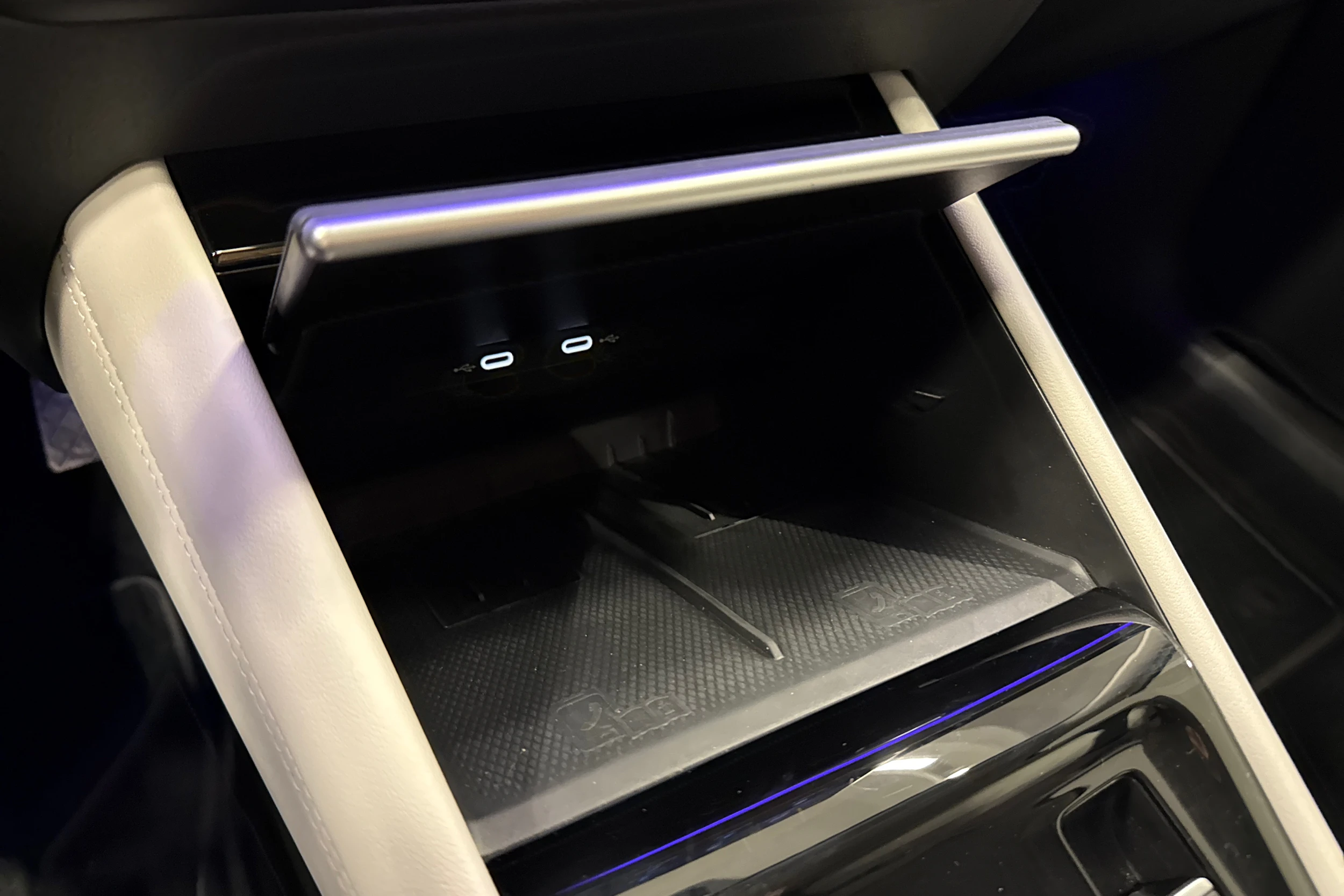 violetti Volkswagen Tayron 2025 kuva 25.