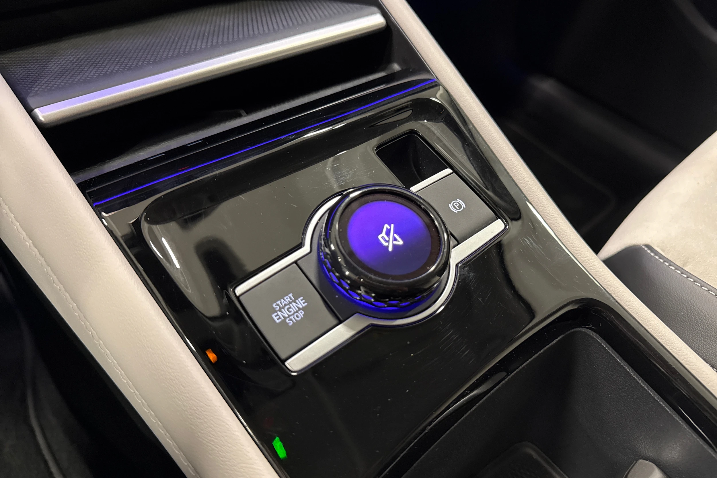 violetti Volkswagen Tayron 2025 kuva 26.