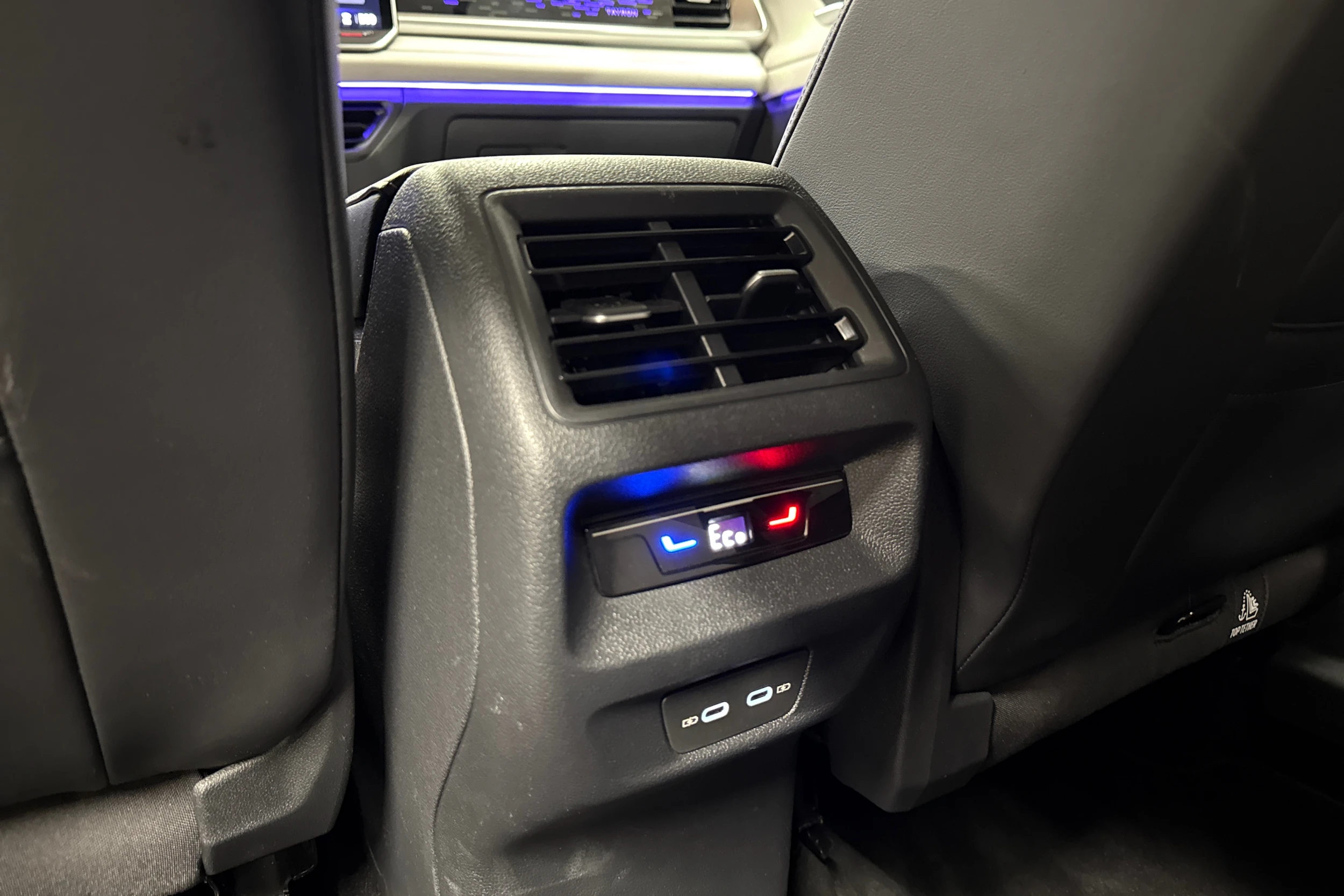 violetti Volkswagen Tayron 2025 kuva 29.