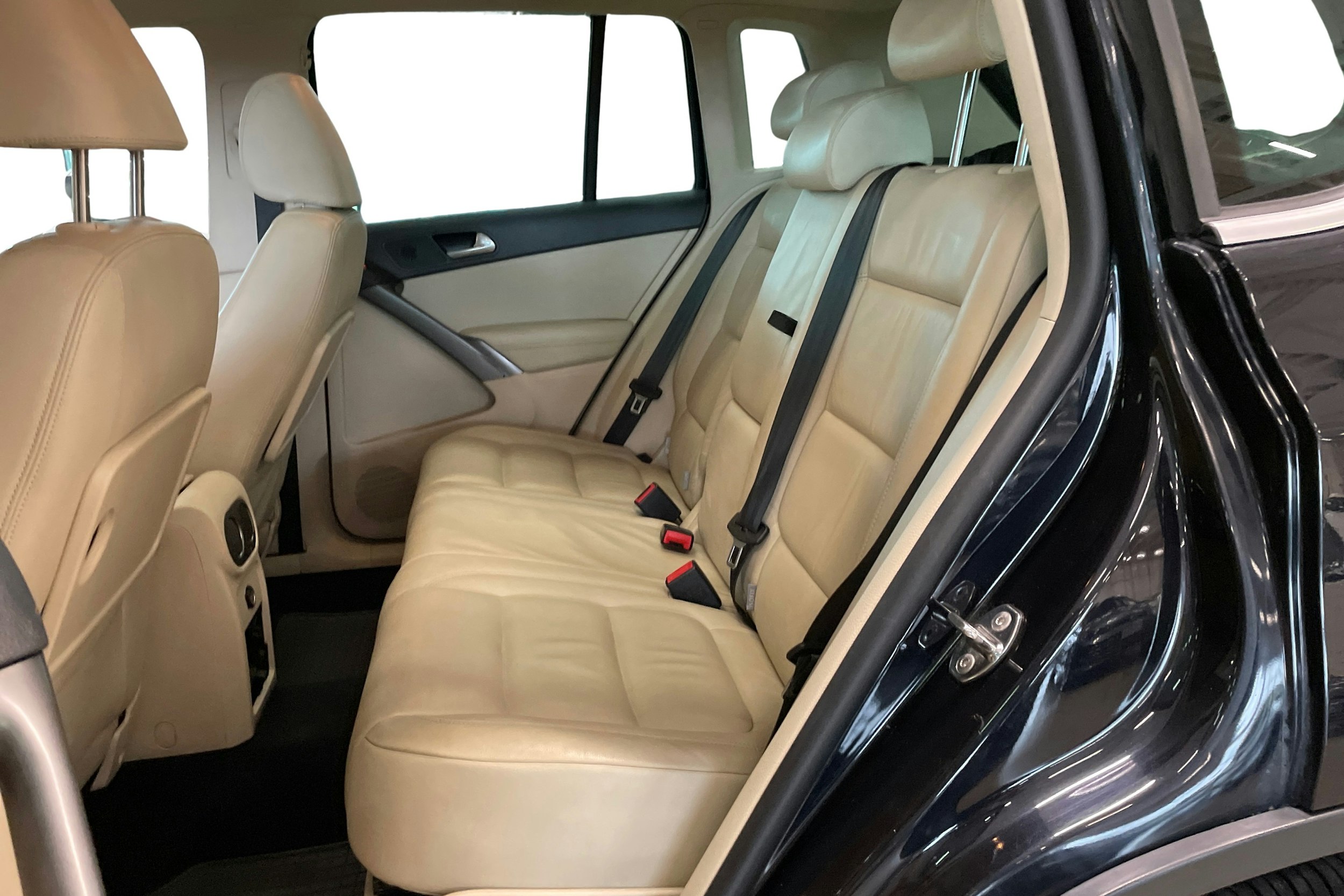 musta Volkswagen Tiguan 2008 kuva 10.