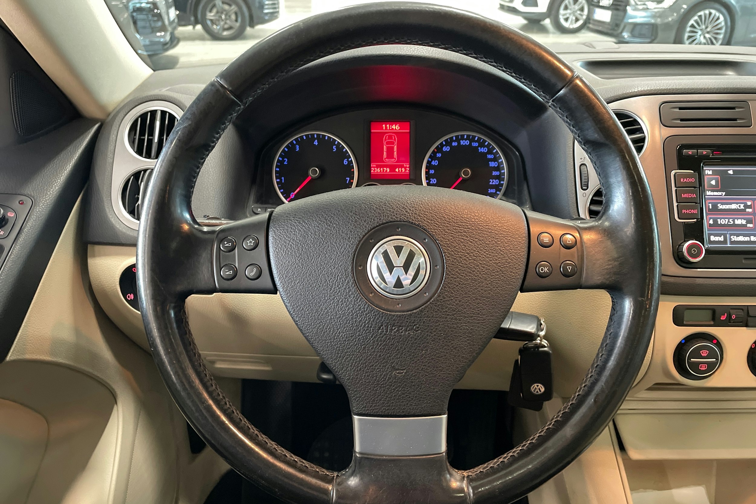 musta Volkswagen Tiguan 2008 kuva 17.