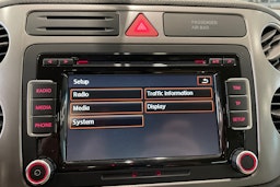 musta Volkswagen Tiguan 2008 kuva 23.