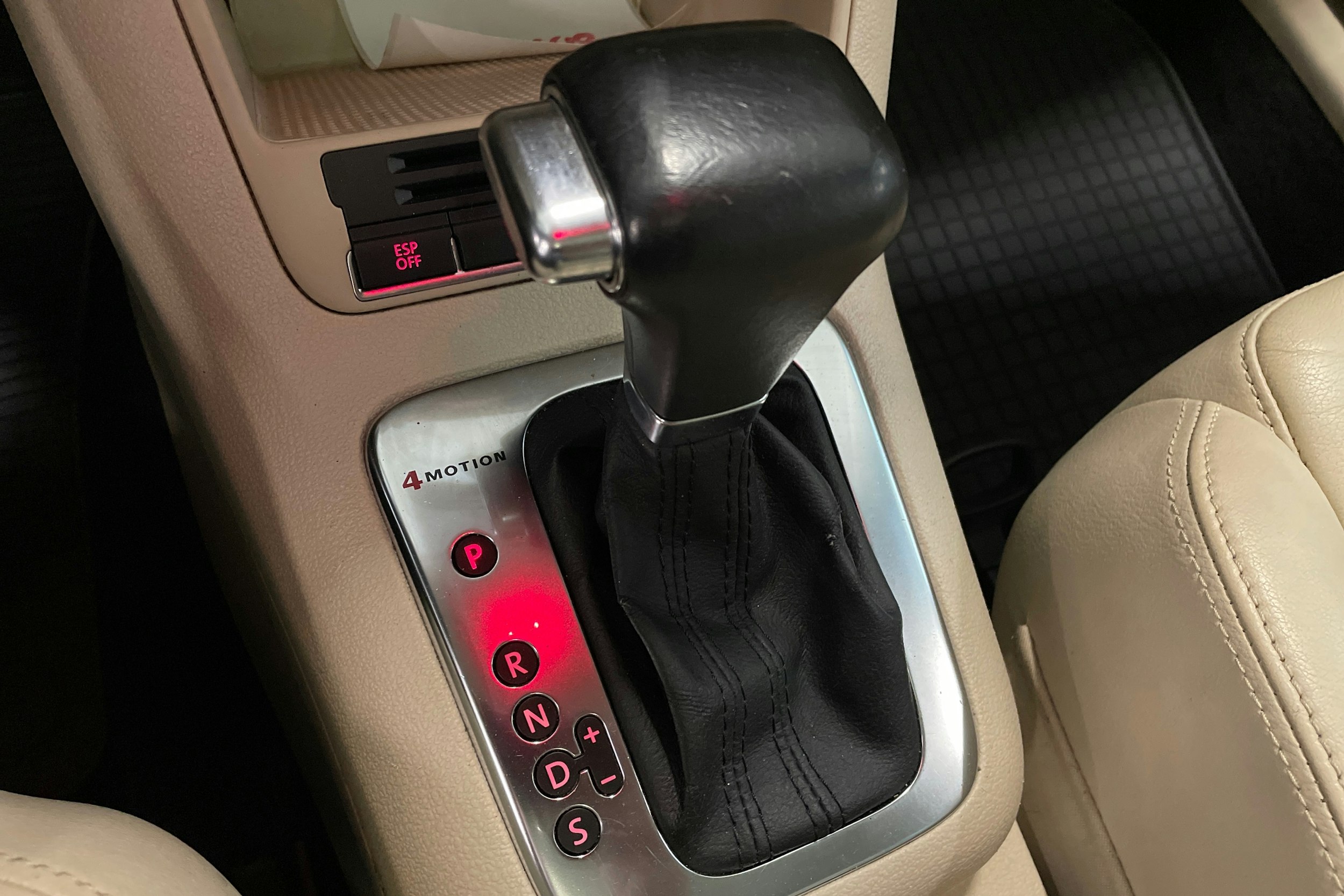 musta Volkswagen Tiguan 2008 kuva 28.