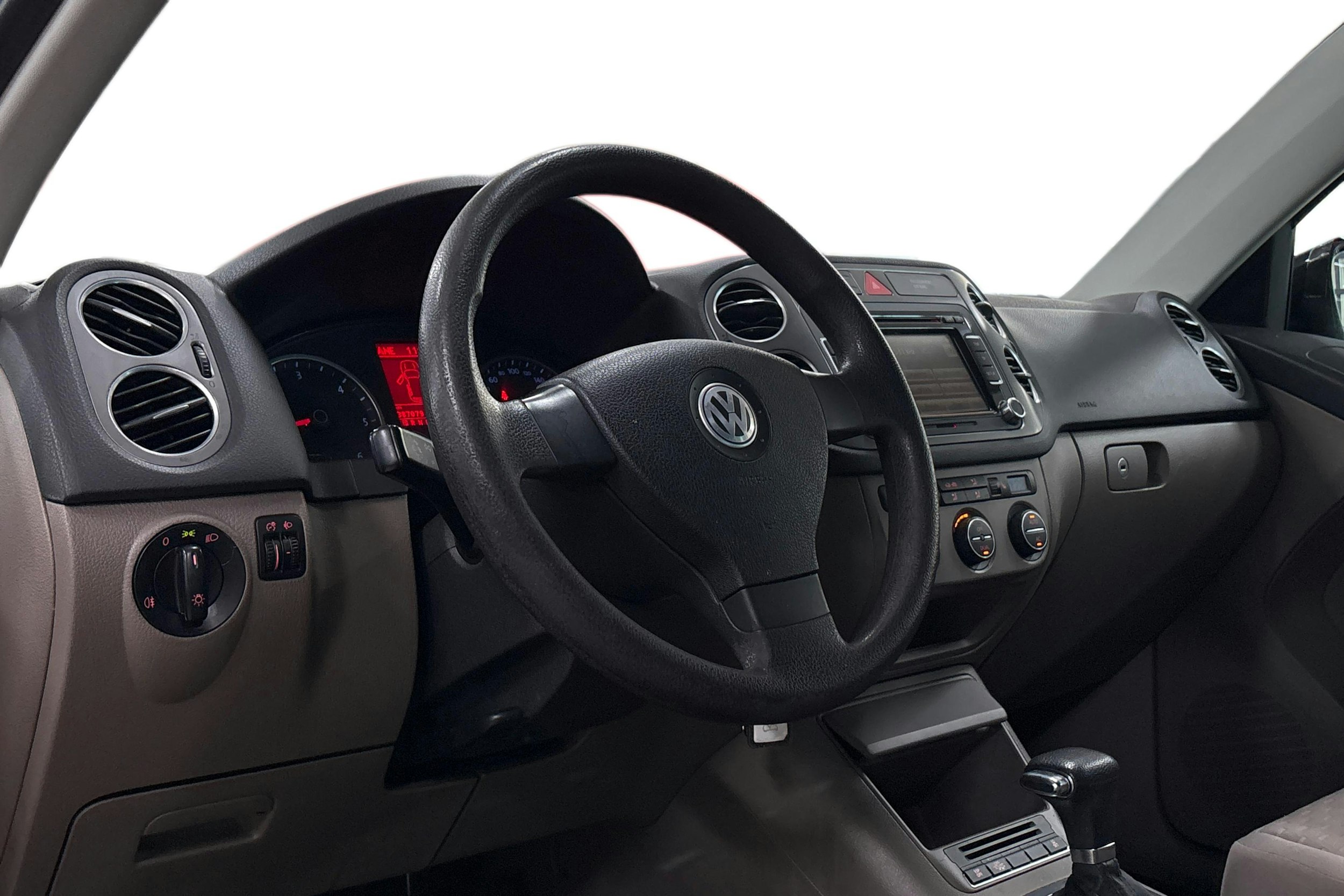 musta Volkswagen Tiguan 2008 kuva 7.