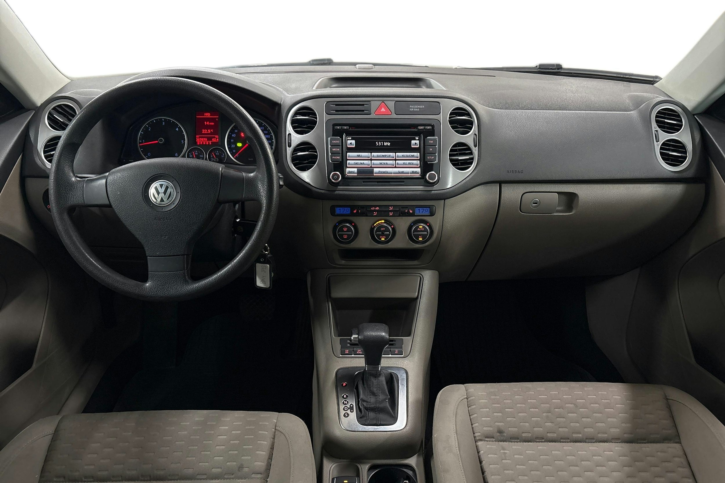 musta Volkswagen Tiguan 2008 kuva 9.