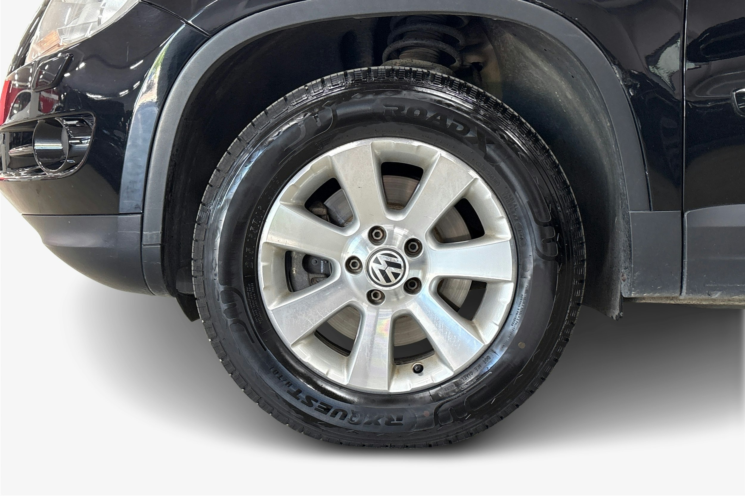musta Volkswagen Tiguan 2008 kuva 11.