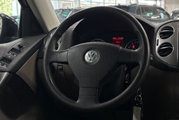 musta Volkswagen Tiguan 2008 kuva 14.