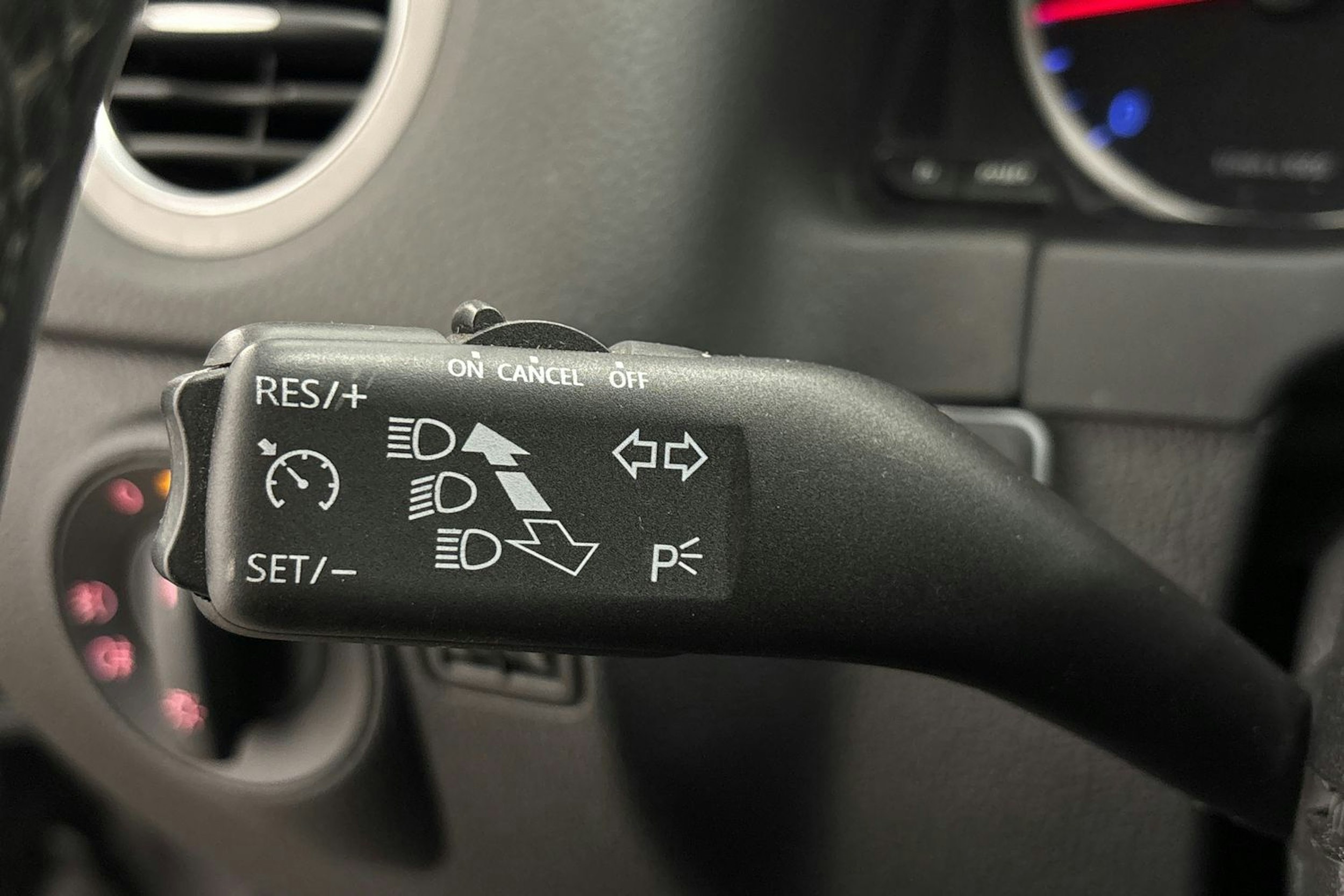 harmaa Volkswagen Tiguan 2008 kuva 18.