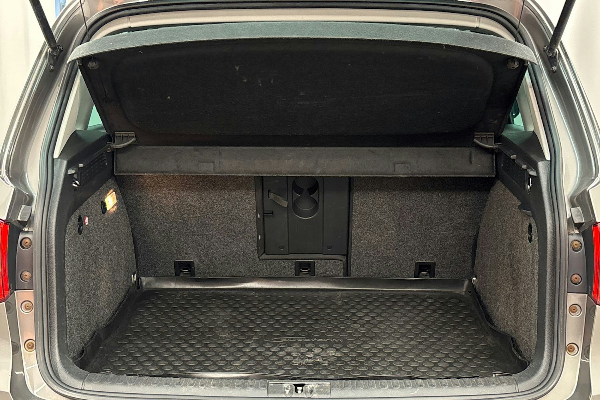 harmaa Volkswagen Tiguan 2008 kuva 22.