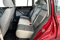 punainen Volkswagen Tiguan 2008 kuva 10.