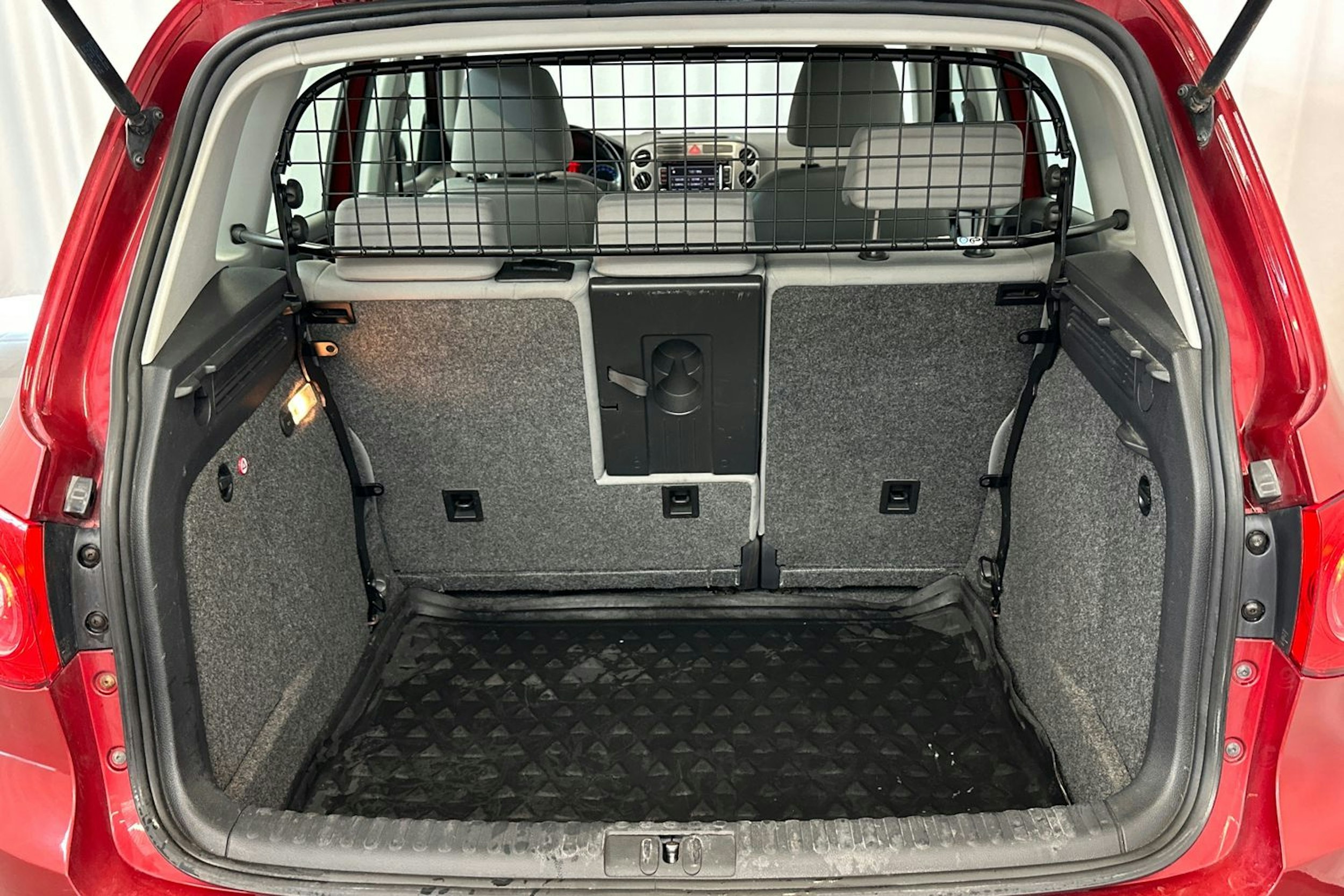 punainen Volkswagen Tiguan 2008 kuva 22.