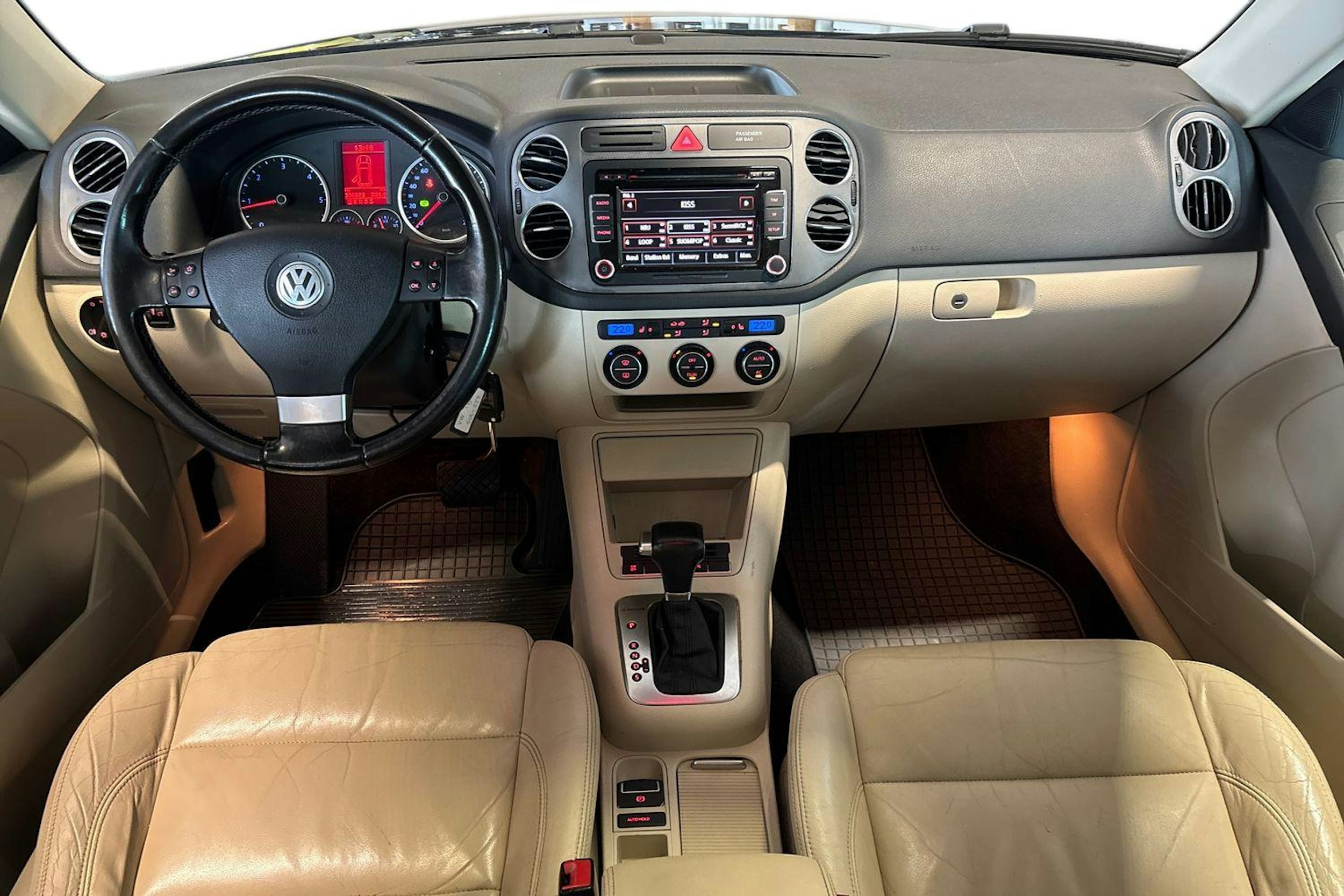 musta Volkswagen Tiguan 2009 kuva 9.