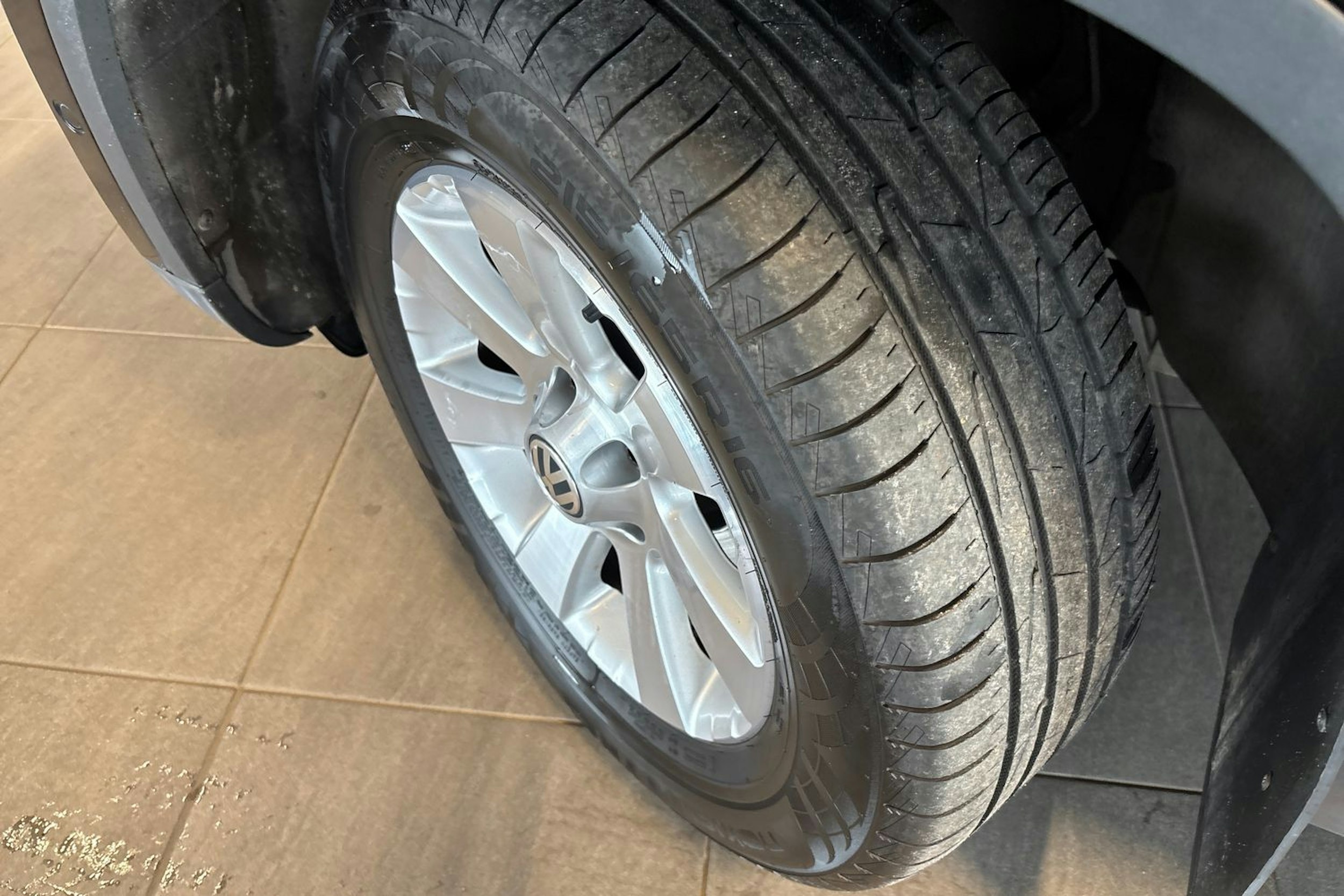 musta Volkswagen Tiguan 2009 kuva 13.